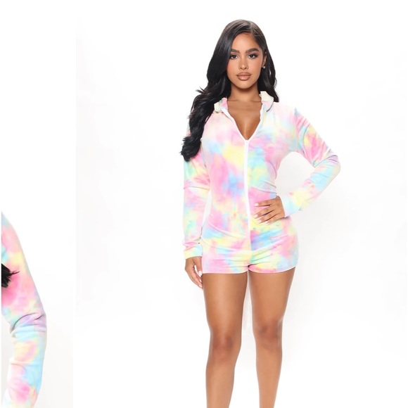 Comfy Unicorn romper - Picture 2 of 3